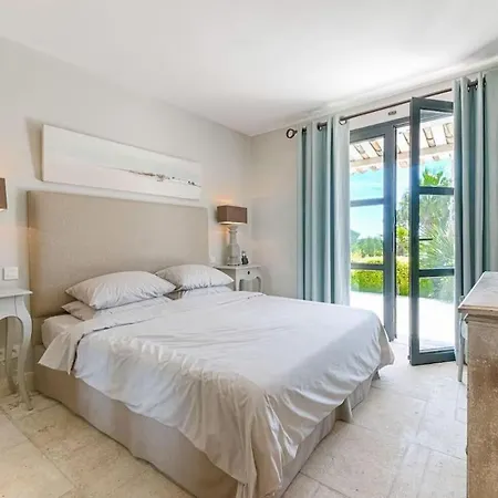 Private With Private Pool In Saint Tropez *