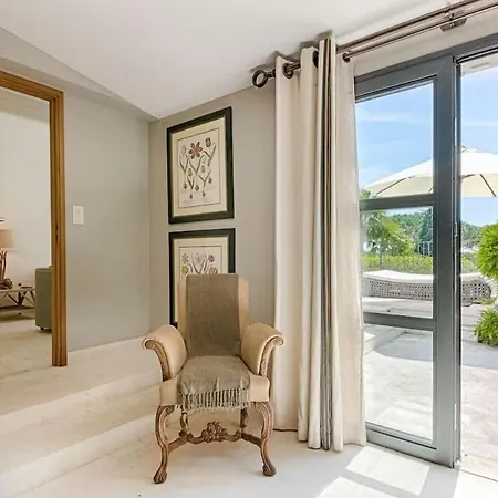 Private With Private Pool In Saint Tropez アパート *