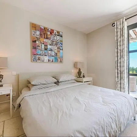 Private With Private Pool In Saint Tropez *